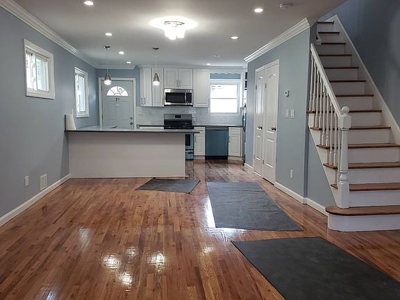 3rd image of 15556 115th Ave