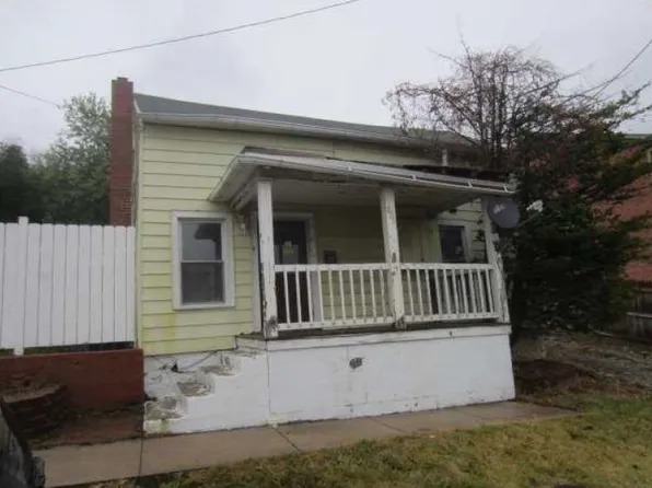 221 S Main St, Boonsboro, MD 21713