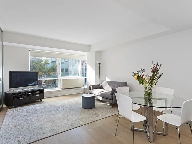 446 Kent Ave #2C — Photo 1