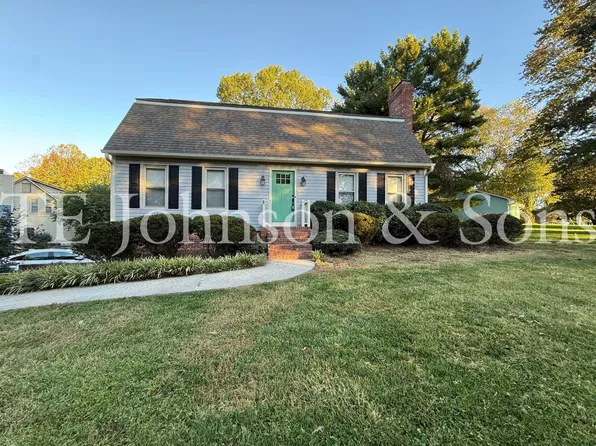 6045 Hedgerow Cir, Clemmons, NC 27012