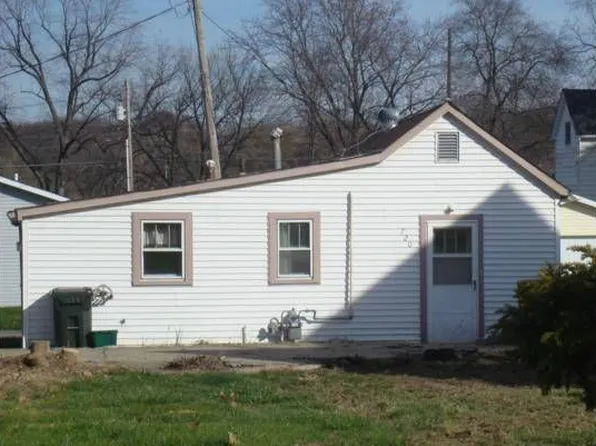 720 N Metter Ave, Columbia, IL 62236