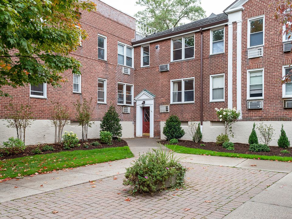 1st image of 705 Palmer Ct APT 1A