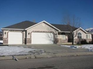 1614 Brigadoon Park Dr, West Jordan, UT 84088