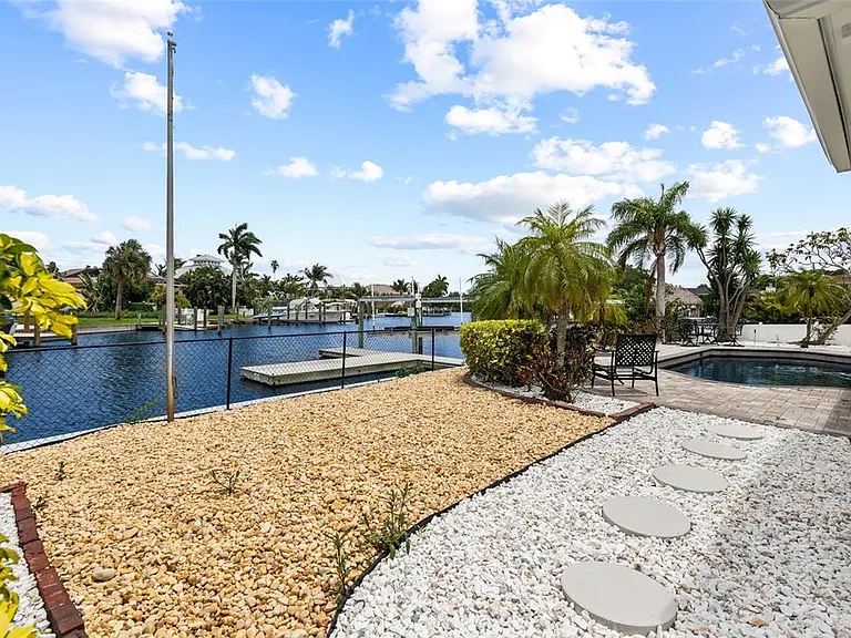 5541 Bayou Grande Blvd NE — Photo 35