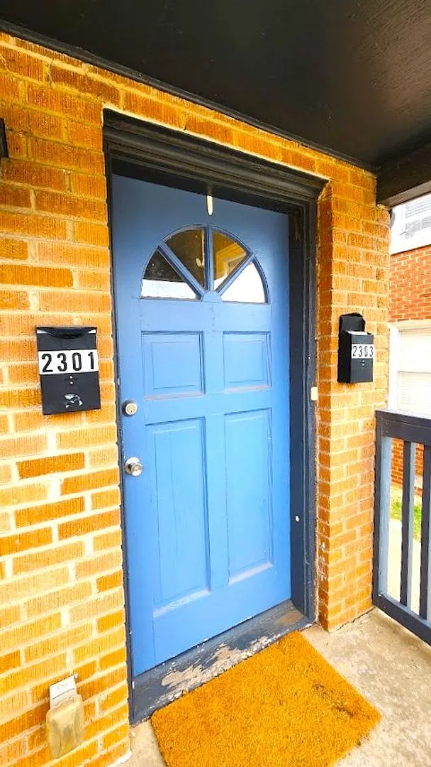 2301 N Gatewood Ave — Photo 2