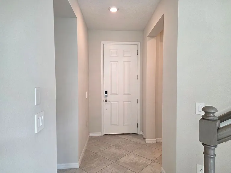 2865 High Pointe St — Photo 3