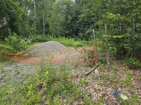 32 Deerpoint Drive, Hillsborough, NH 03244