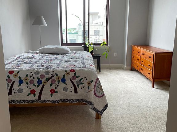 5th image of 1201 N Garfield St APT 901