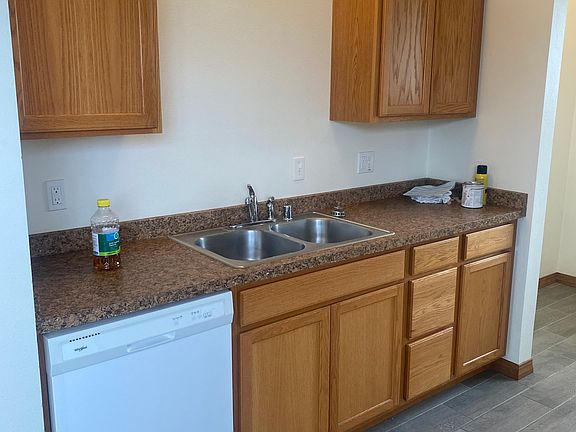 Kitchen sink/dishwasher