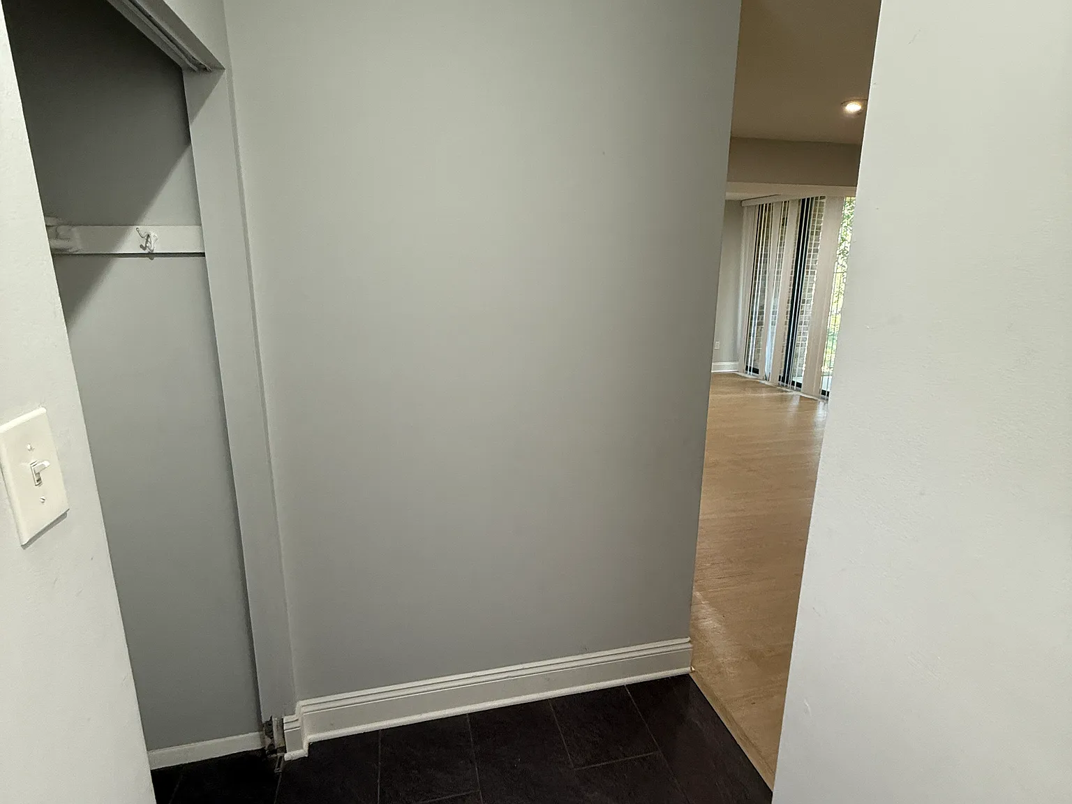 2 bed, 995 sqft, $2,100 — Photo 3