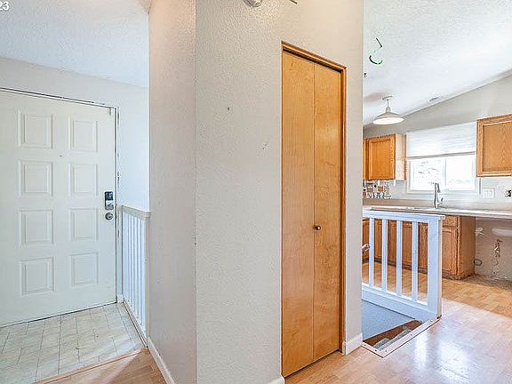 5th image of 1899 Kenard St NW