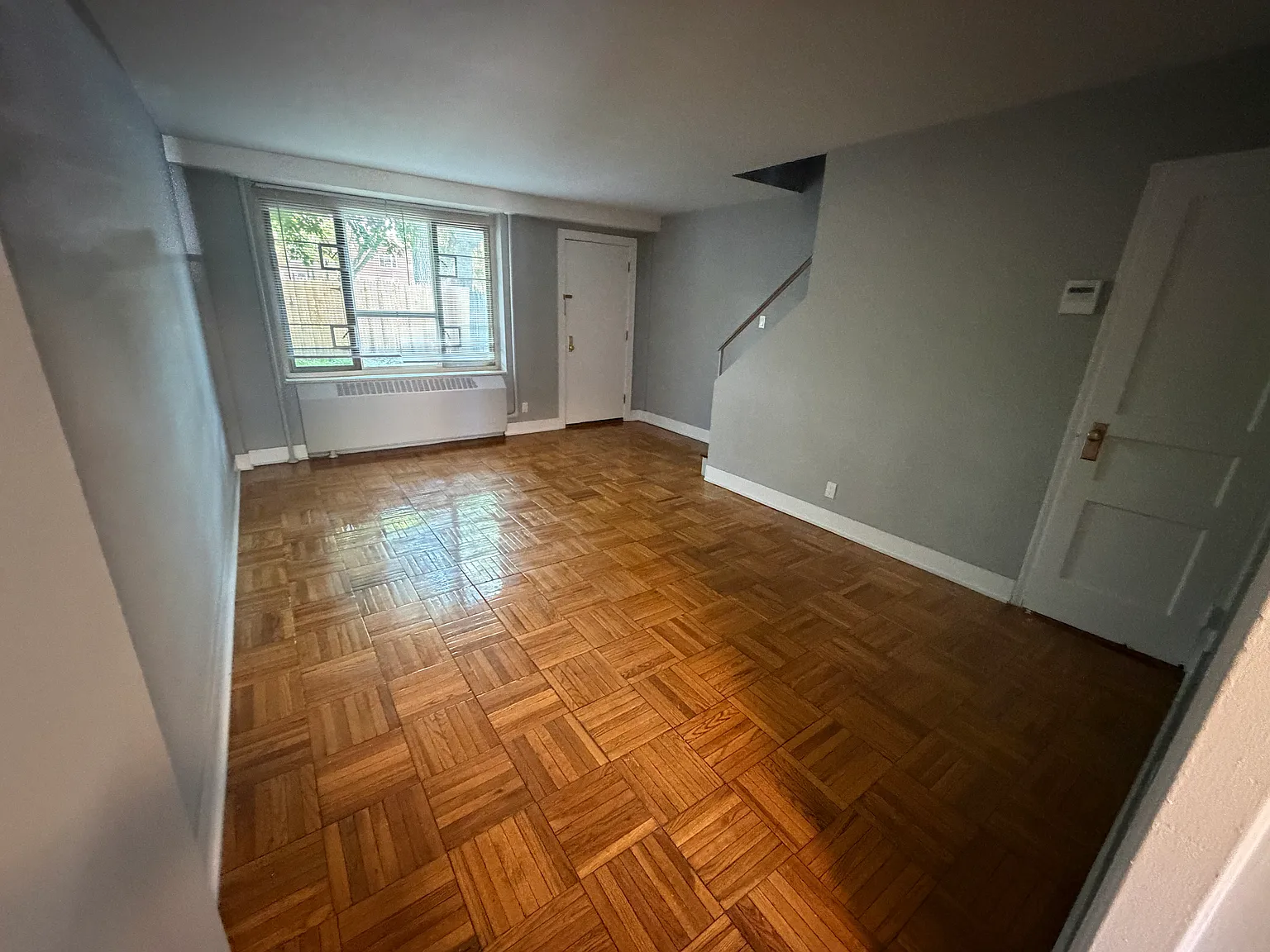 194th Ln, Fresh Meadows — Photo 4
