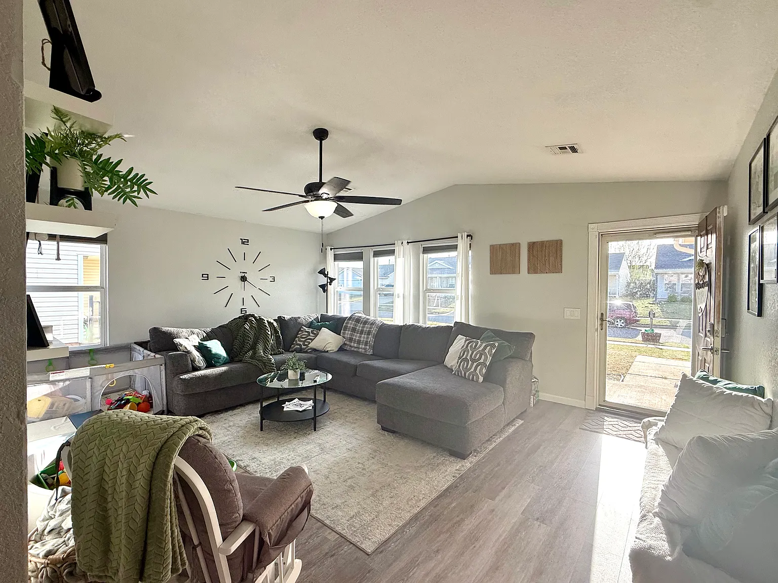 3 bed, 1383 sqft, $1,600 — Photo 3