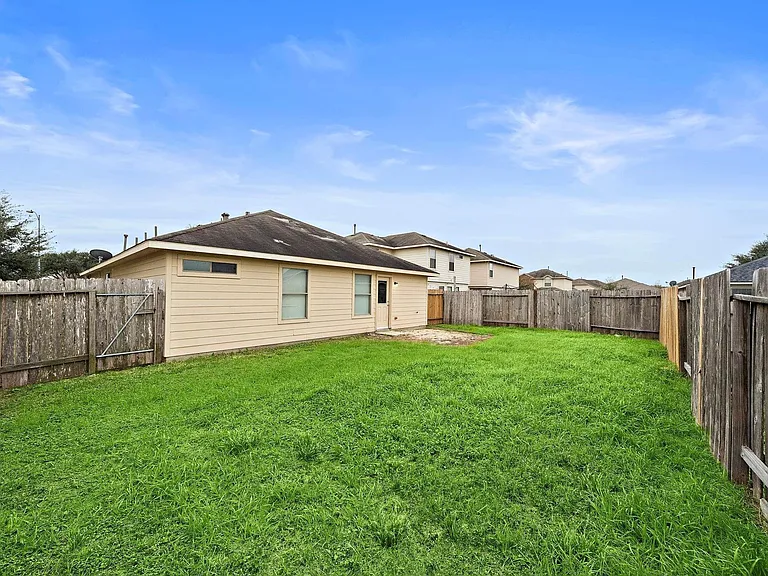 20306 Silent Vale Ln — Photo 12