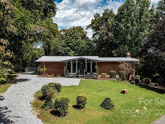 4th image of 247 Snyder Dr