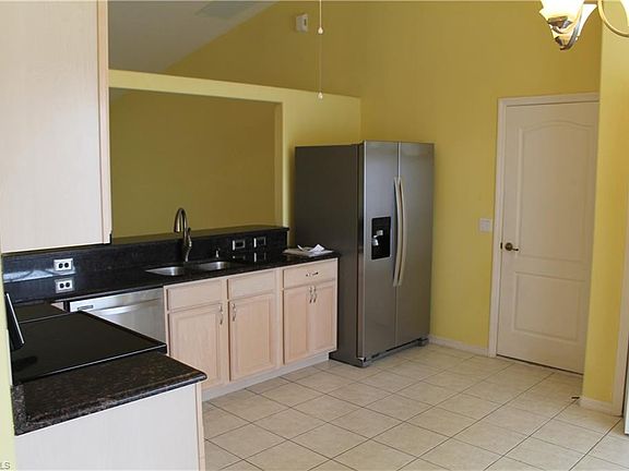 3rd image of 1322 SE 21st Ln
