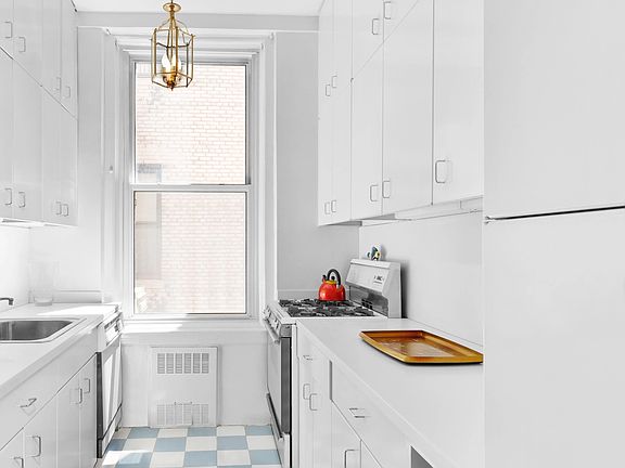 3rd image of 970 Park Ave APT 8W