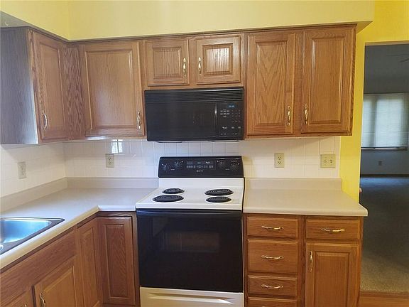 5th image of 506 Silver Fox Ct