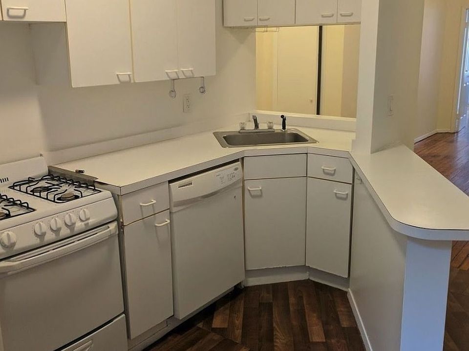 2nd image of 412 Amsterdam Ave APT 4S
