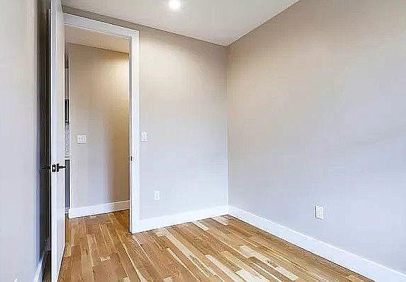 5th image of 93 Clay St #4