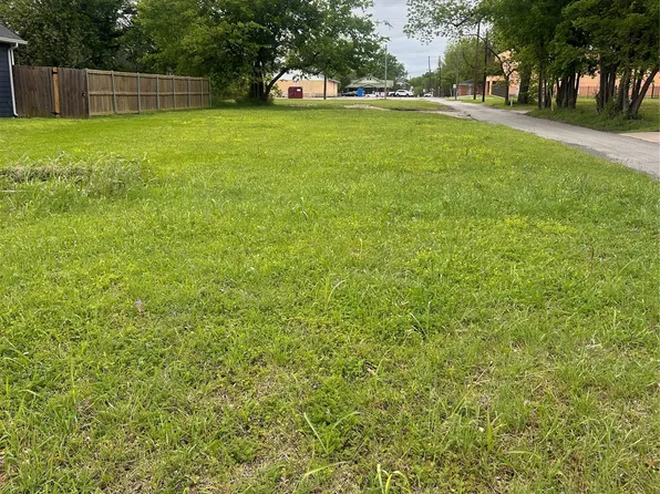 720 S Montgomery St, Sherman, TX 75090
