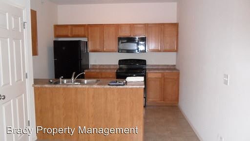 2nd image of 21 Revolutionary Sq APT 4