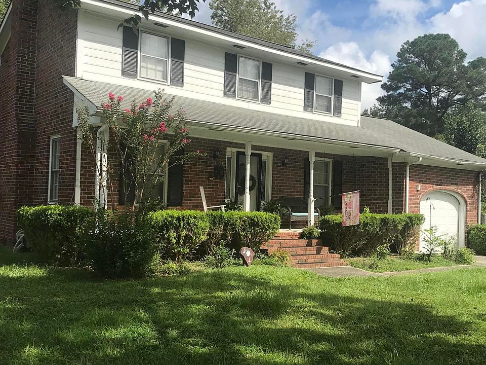 2nd image of 816 Eastern White Pines Rd
