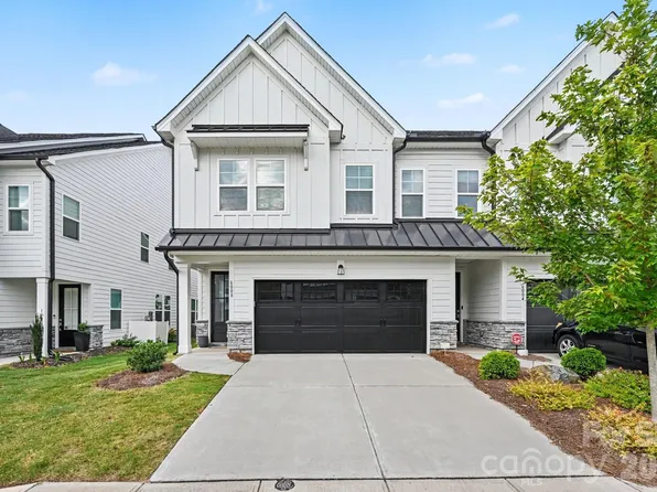 6008 Corbin Woods Ct, Charlotte, NC 28226