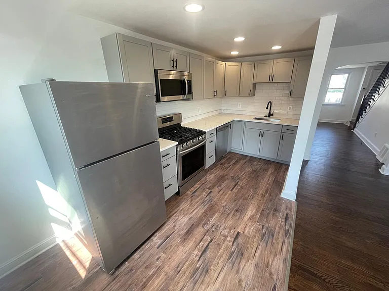 938 Brenton Rd — Photo 6