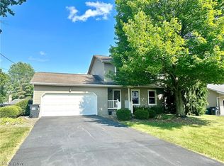 3431 Almerinda Dr, Canfield, OH 44406