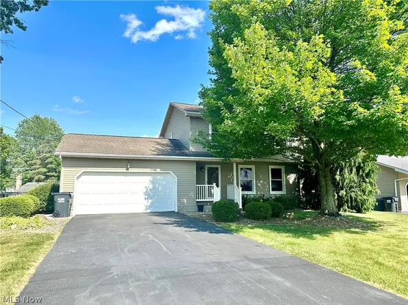 3431 Almerinda Dr, Canfield, OH 44406