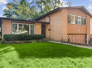 1355 Phoenix Dr, Des Plaines, IL 60018