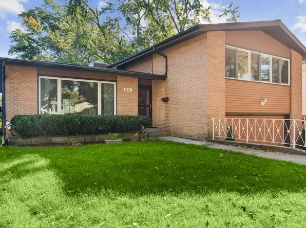 1355 Phoenix Dr, Des Plaines, IL 60018