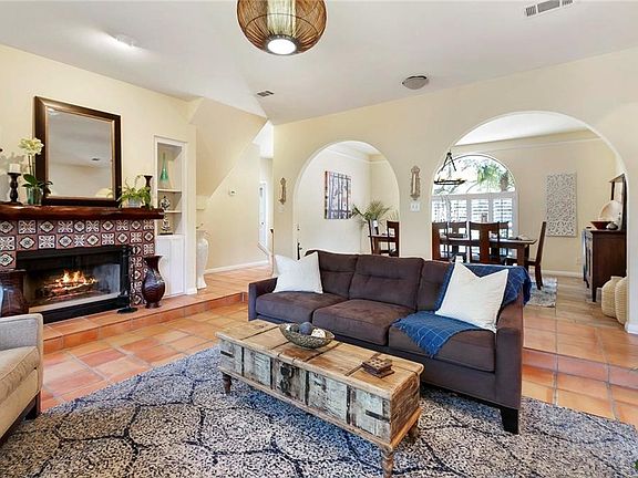 5th image of 305 Nautilus Ave