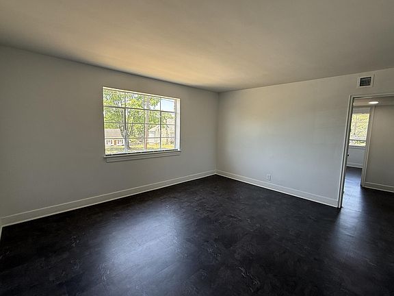 2nd image of 2349 Memorial Ave SW #40