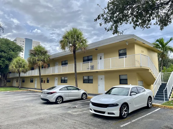 2207 Jackson St, Hollywood, FL