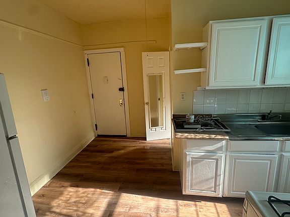 3rd image of 3102 Villa Ave APT 20