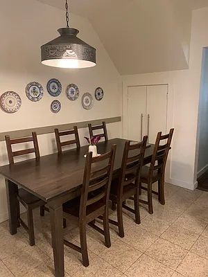 Rented by Halvatzis Realty | media 4