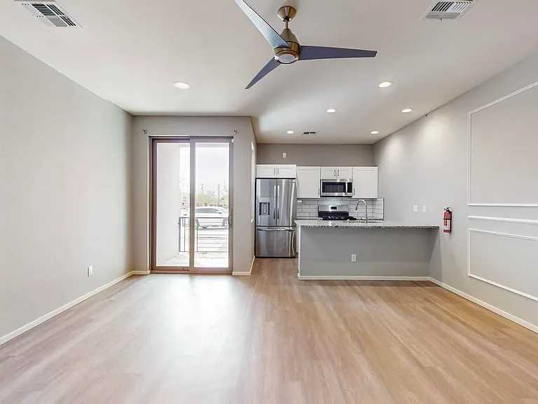 4547 Villa Loma Ln NE — Photo 7
