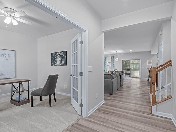 3rd image of 1109 Spring Meadow Way