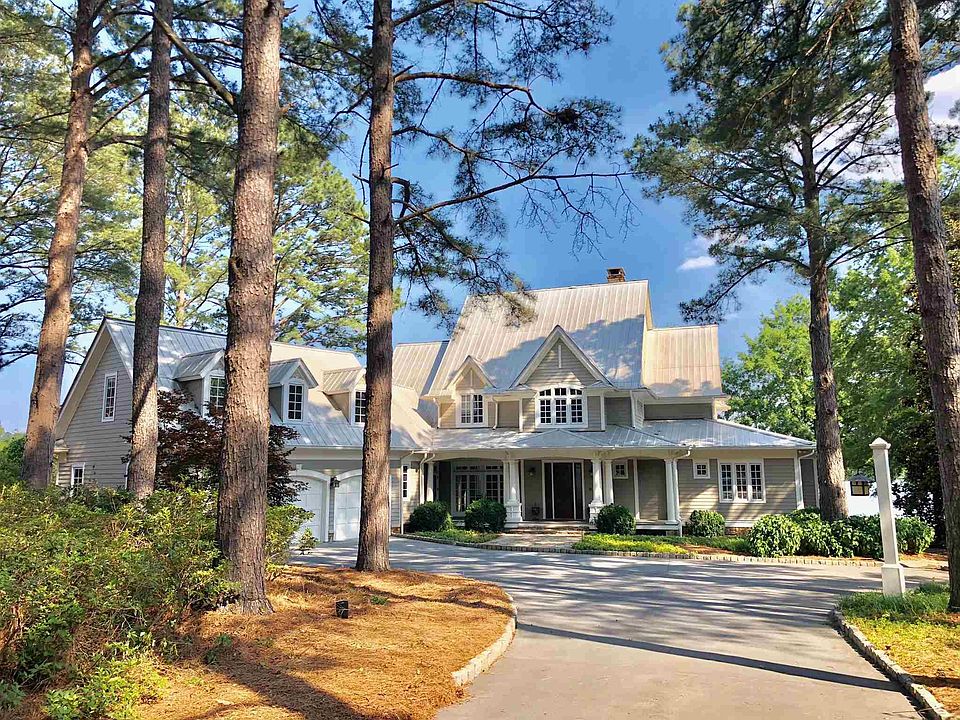 2nd image of 107 Meadow Woods Ln