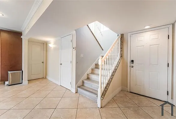 2419 Vegas Valley Dr — Photo 5