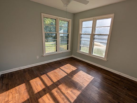 2nd image of 829 SE 14th St #1
