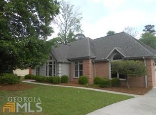 233 Fairways Dr, Warner Robins, GA 31088