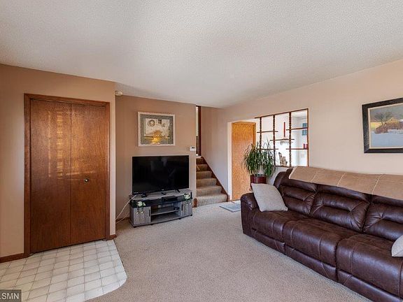 3rd image of 1412 Gary Dr