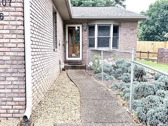 3rd image of 2607 Cayce Meade Dr APT 6