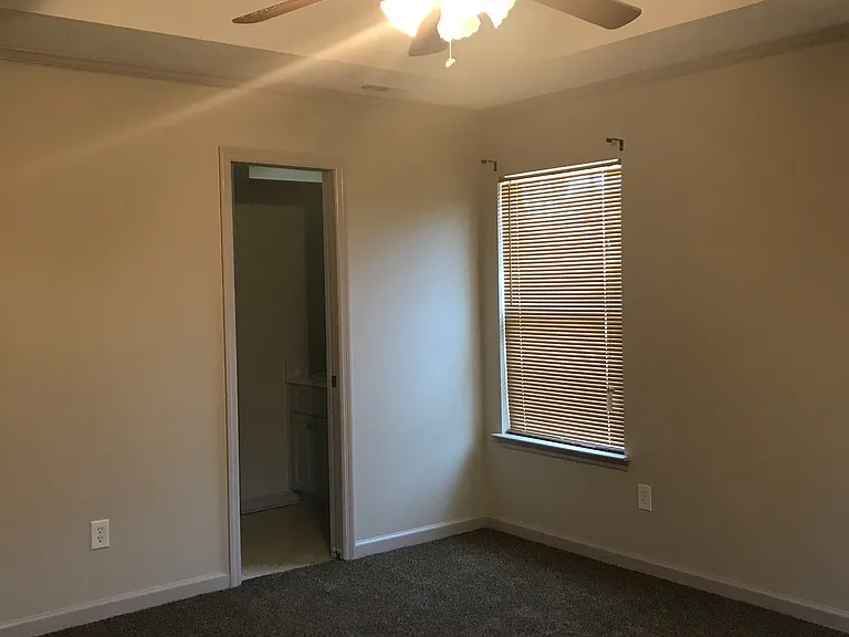 1364 Walton Loop — Photo 8