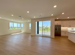 392 Transport, Tustin, CA 92782