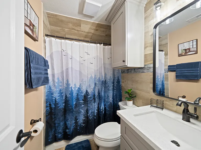 8123 Holiday Ln #B — Photo 5