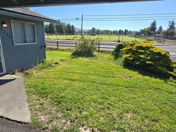 3224 Summers Ln, Klamath Falls, OR 97603